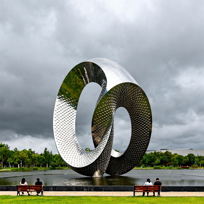 Mobius Loop Çift Halkalı İç İçe Heykel
